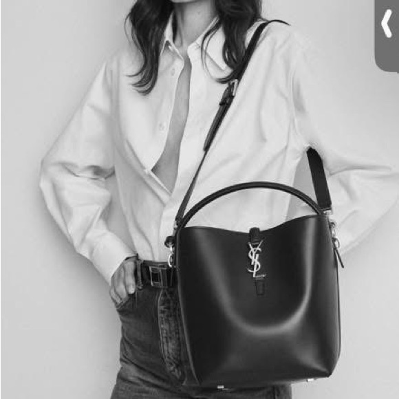 Saint Laurent Black Leather Shoulder Bag - Picture 4 of 5